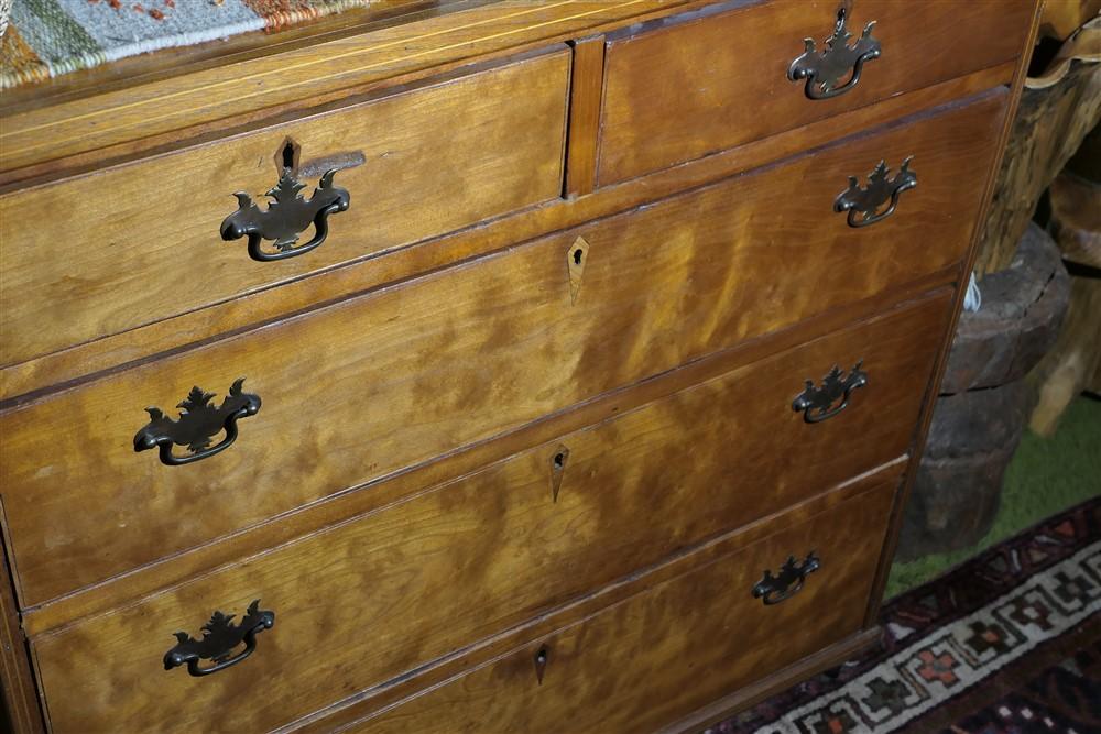 c. 1820 Federal Style Dresser or Chest of Drawers with inlay