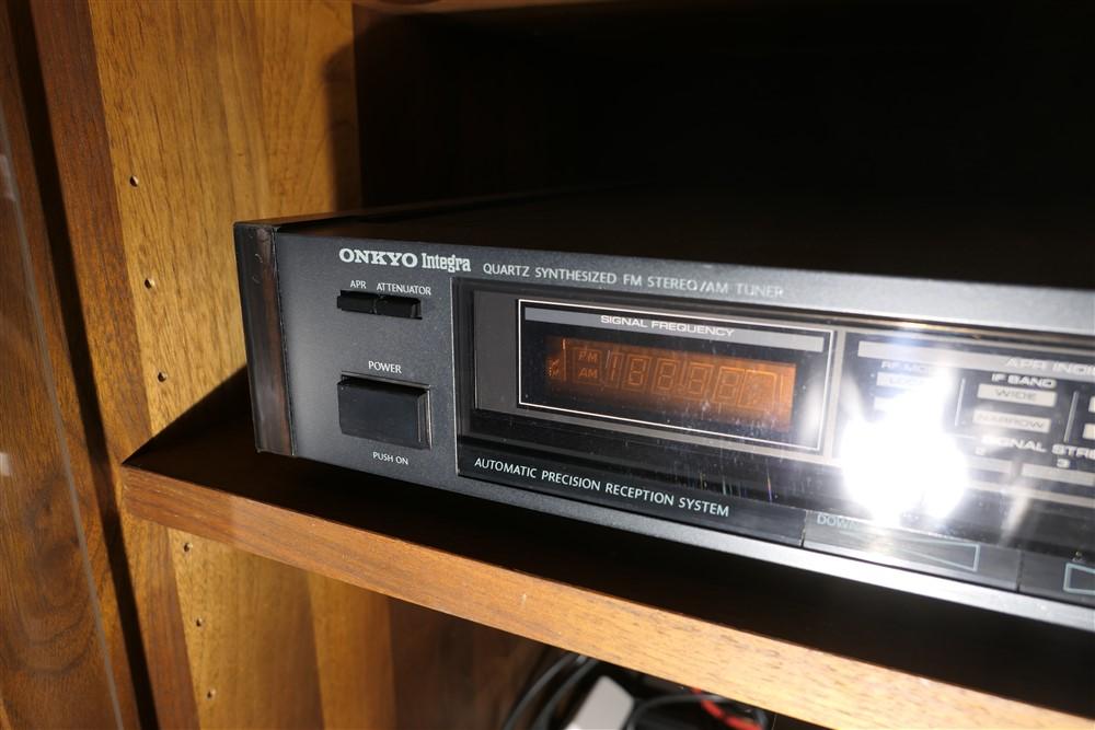 Onkyo INtegra FM Stereo/AM Tuner