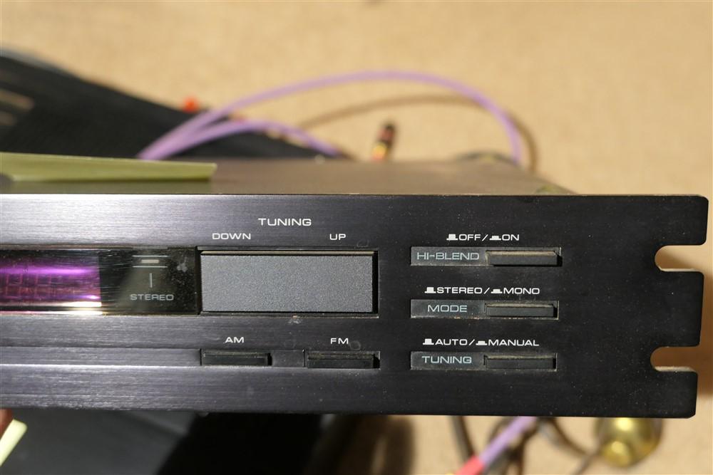 Nikko Synthesized AM/FM Tuner Gamma 30