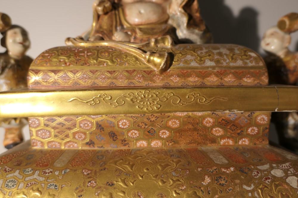 Fine Japanese Porcelain high-end Satsuma lidded Jar w/figures