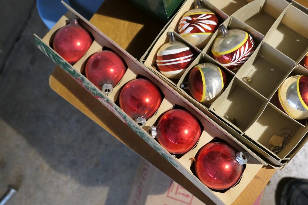 Lot of 1950s Glass Christmas ornaments