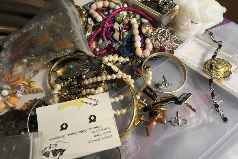 Large lot assorted vintage costume jewelry etc