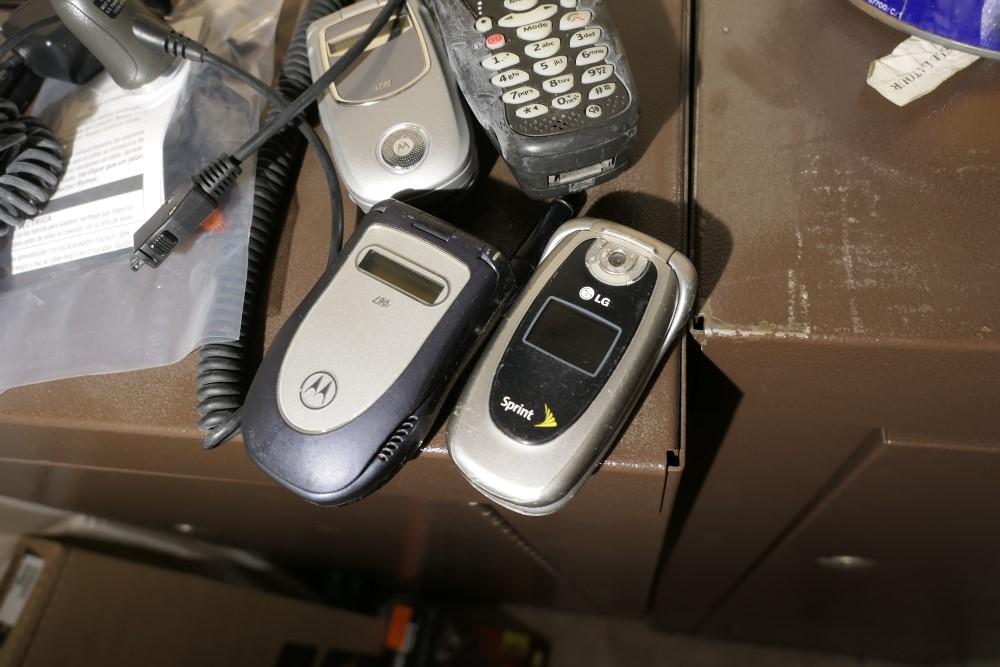 Group lot of misc Vintage Cell Phones