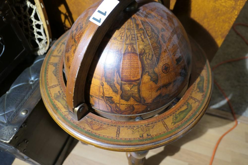 Nice globe form bar cabinet