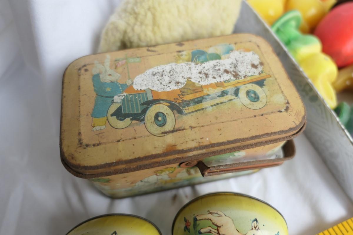 Tin eggs, small box with handles, toy lamp PLUS