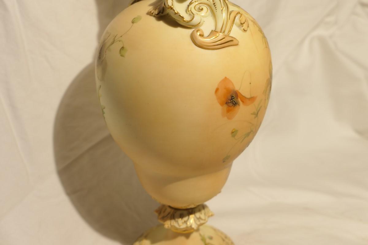 Unusual Royal Worcester English Ceramic Vase 733G