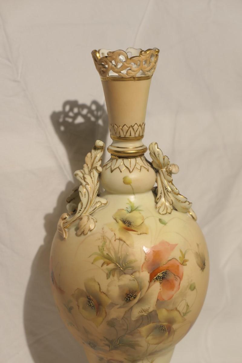 Unusual Royal Worcester English Ceramic Vase 733G