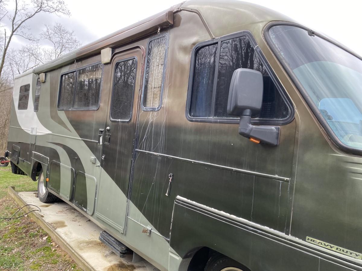 1990 Chevy P30 RV Motor Home w/454 Engine