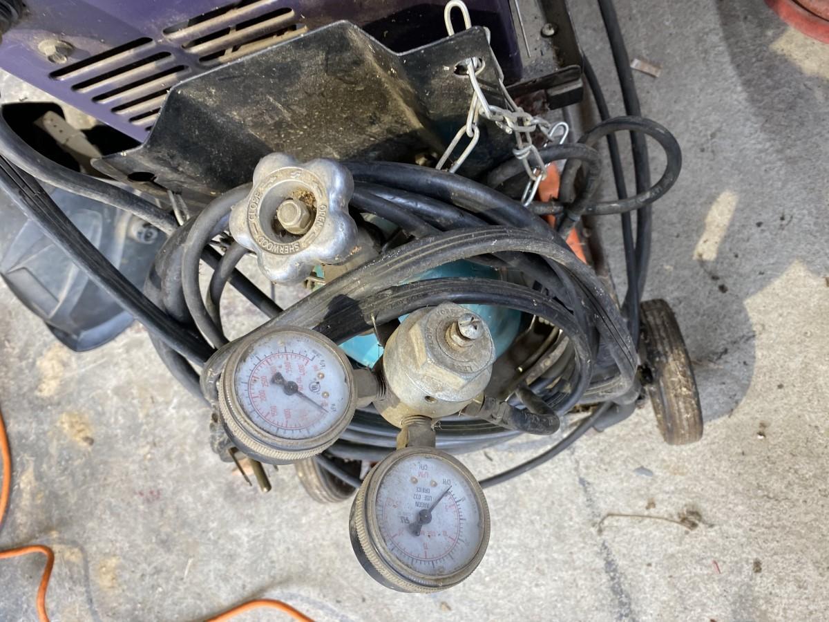 Hobart Welding Unit w/Tanks, Accessories