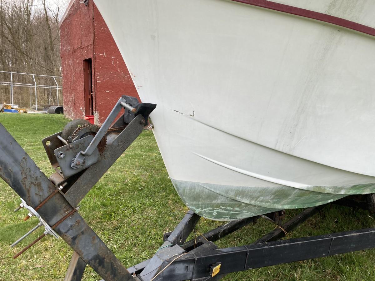 1981 24' Reinell Mercruiser Fishing Charter boat on Trailer