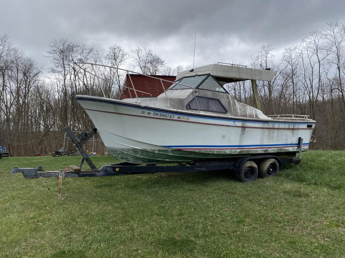 1981 24' Reinell Mercruiser Fishing Charter boat on Trailer