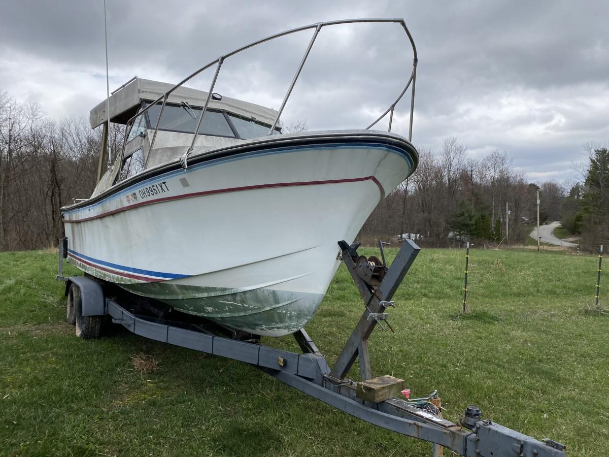 1981 24' Reinell Mercruiser Fishing Charter boat on Trailer