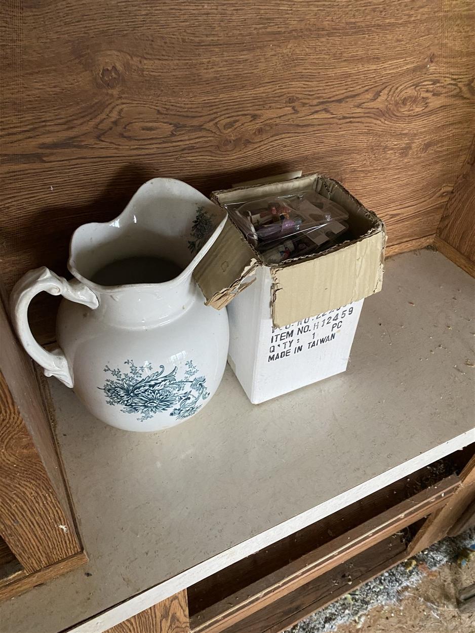 Cooker and contents of shelf lot