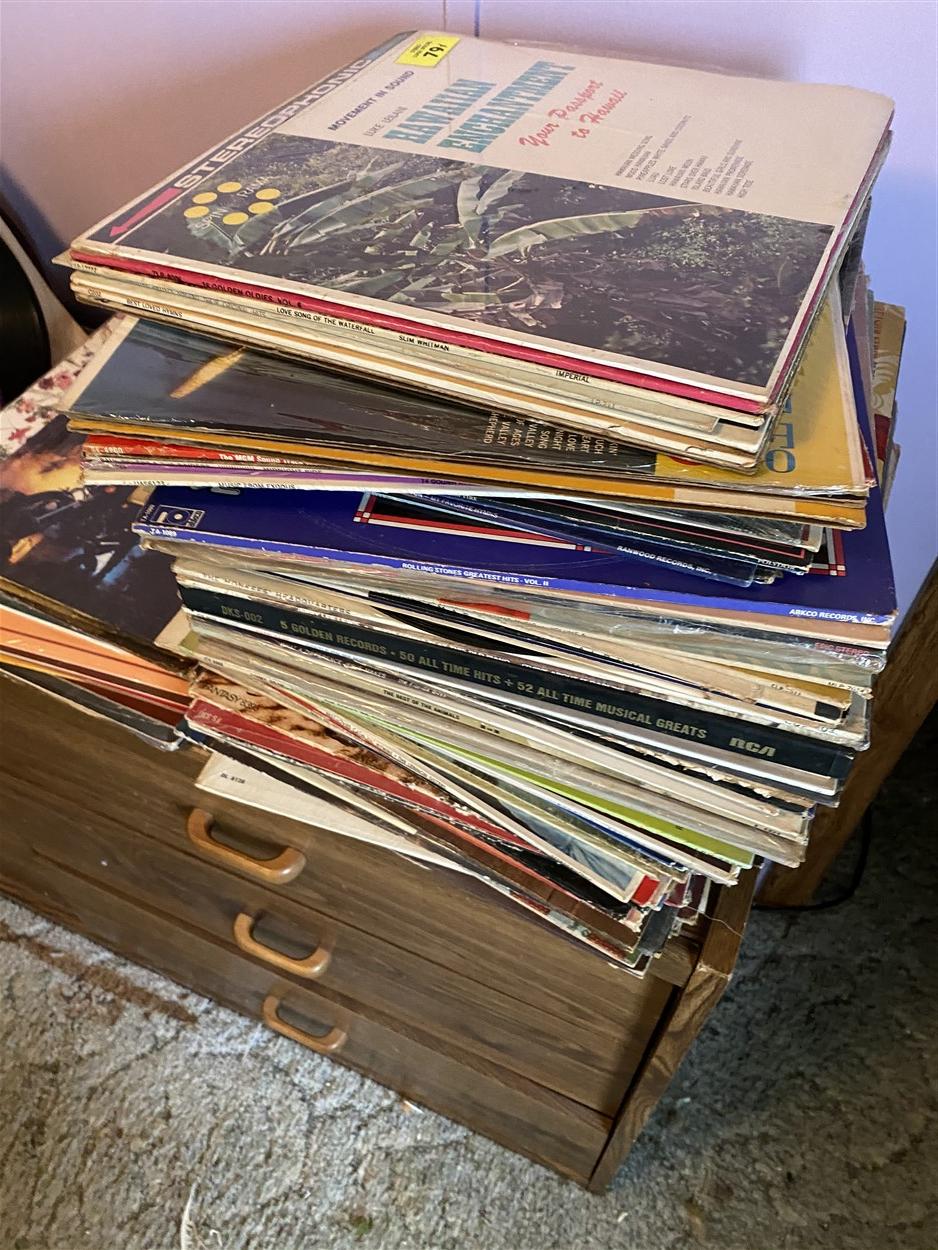 Very large lot assorted vintage popular records