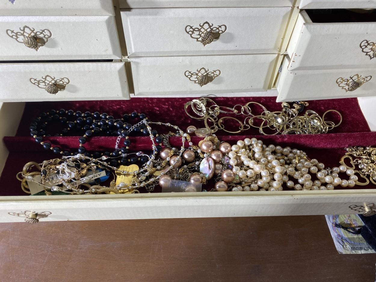 Large lot assorted vintage costume jewelry