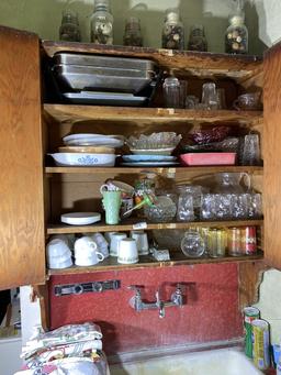 Huge lot top and bottom of cupboards