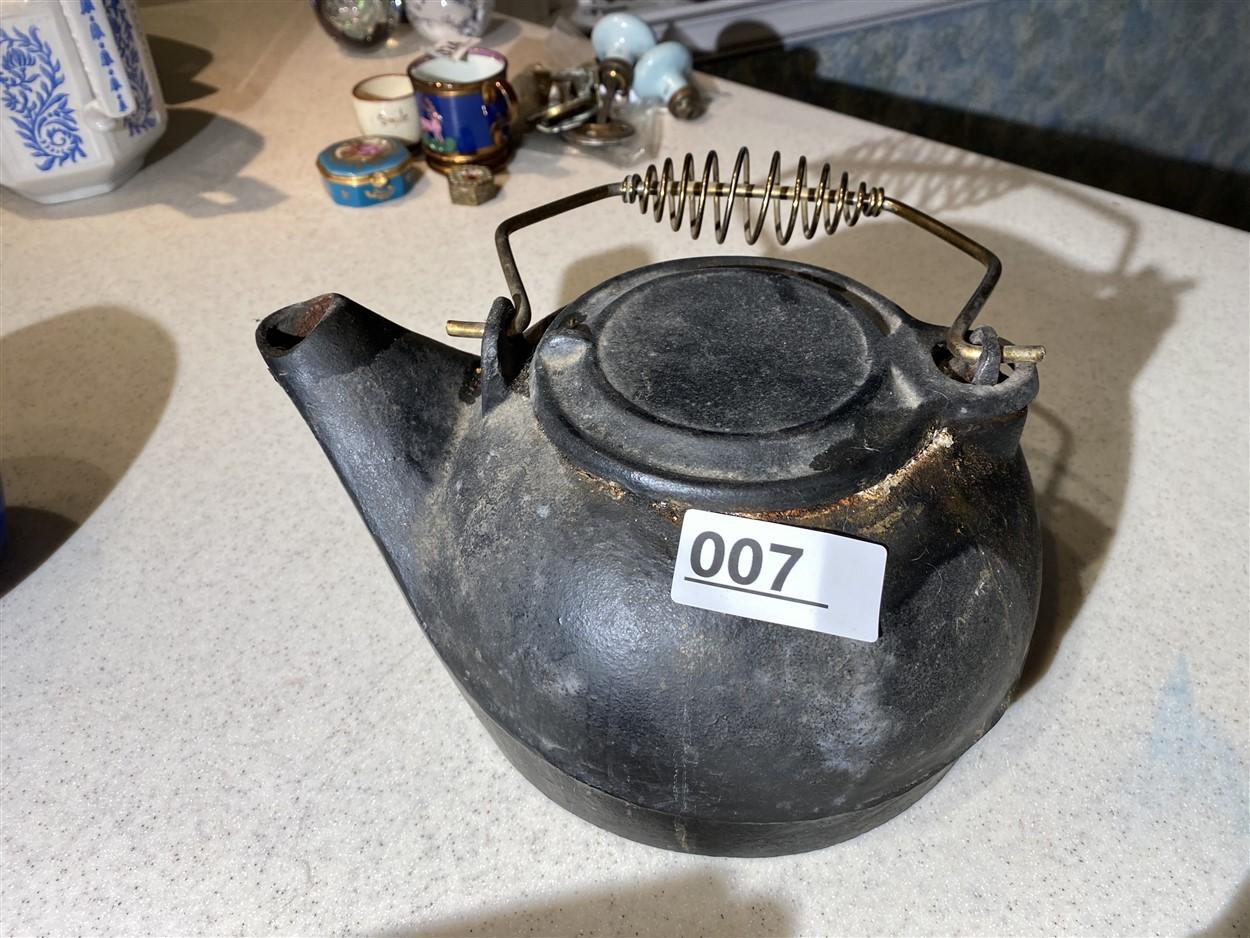 Cast iron pan, kettle, sad iron lot