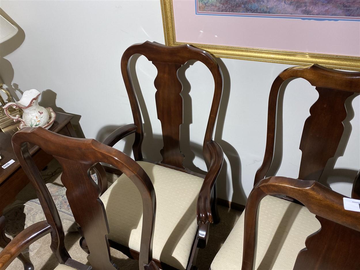 Set of 6 Pennsylvania House dining chairs.