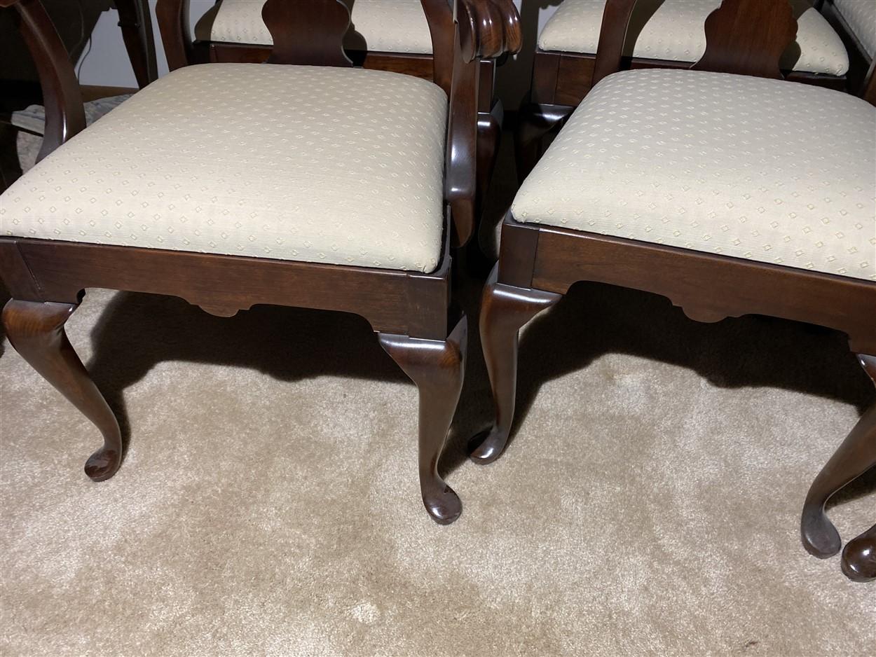 Set of 6 Pennsylvania House dining chairs.