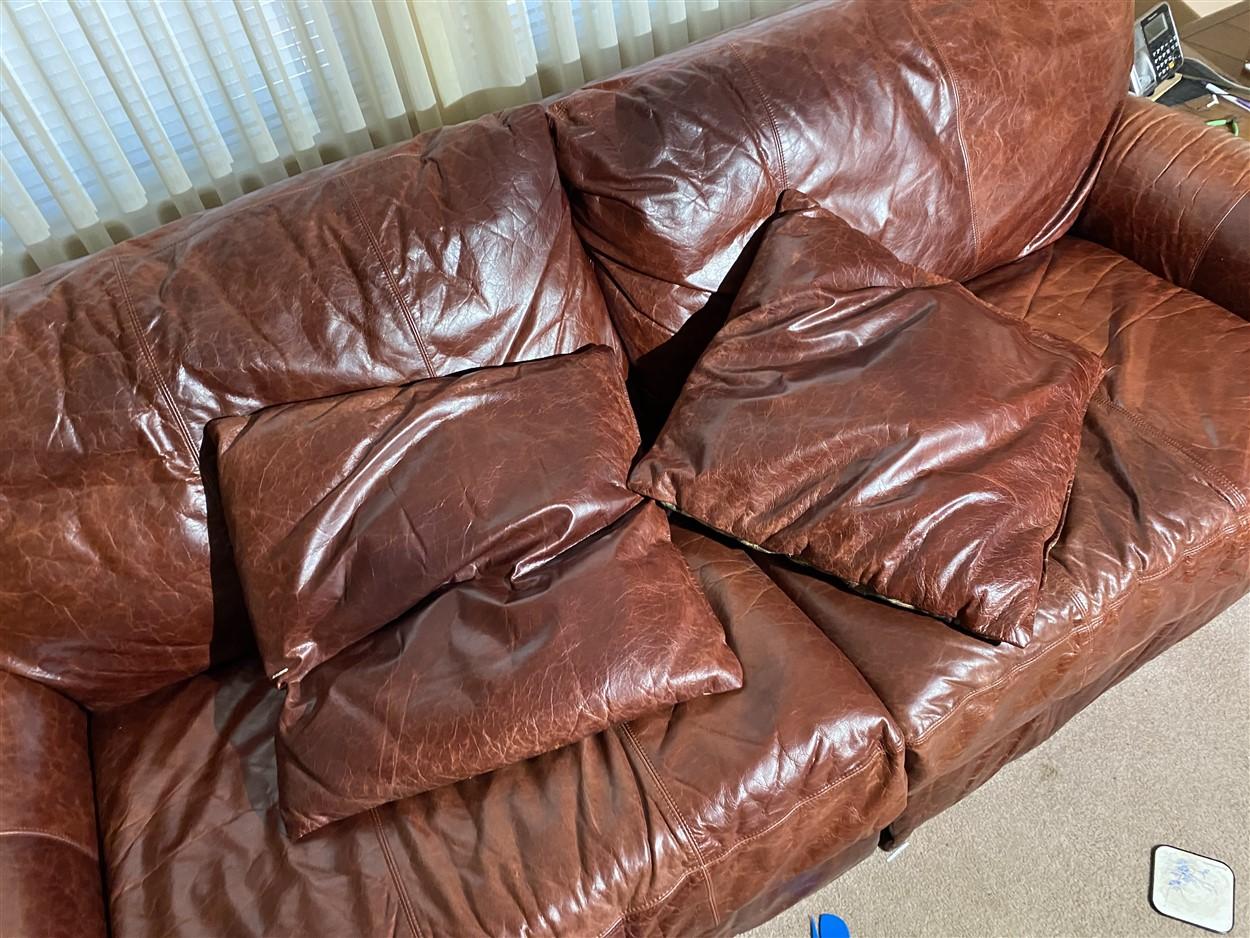 Nice Bassett Leather Couch