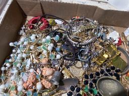Lot of assorted vintage costume jewelry