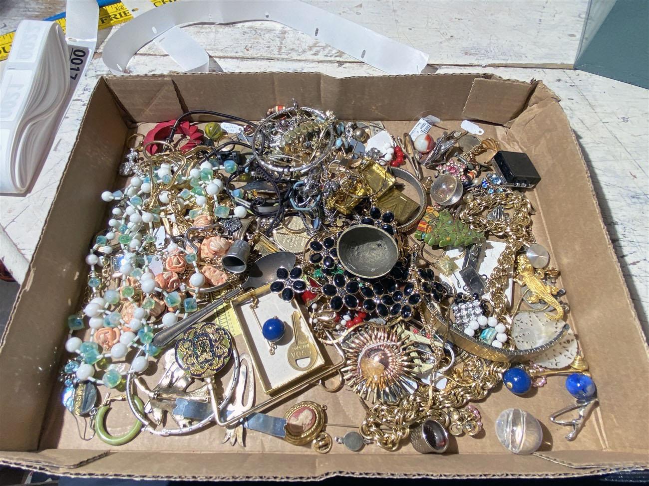 Lot of assorted vintage costume jewelry