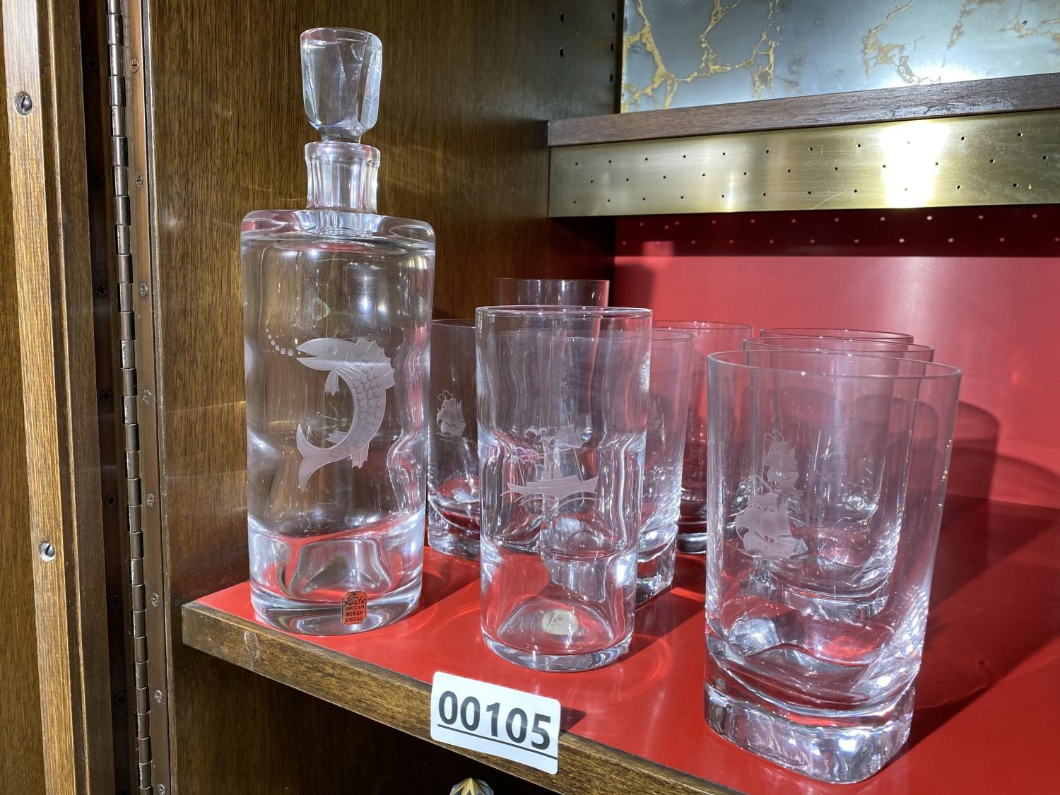 Decanter and set of crystal glasses - Ships, Fish