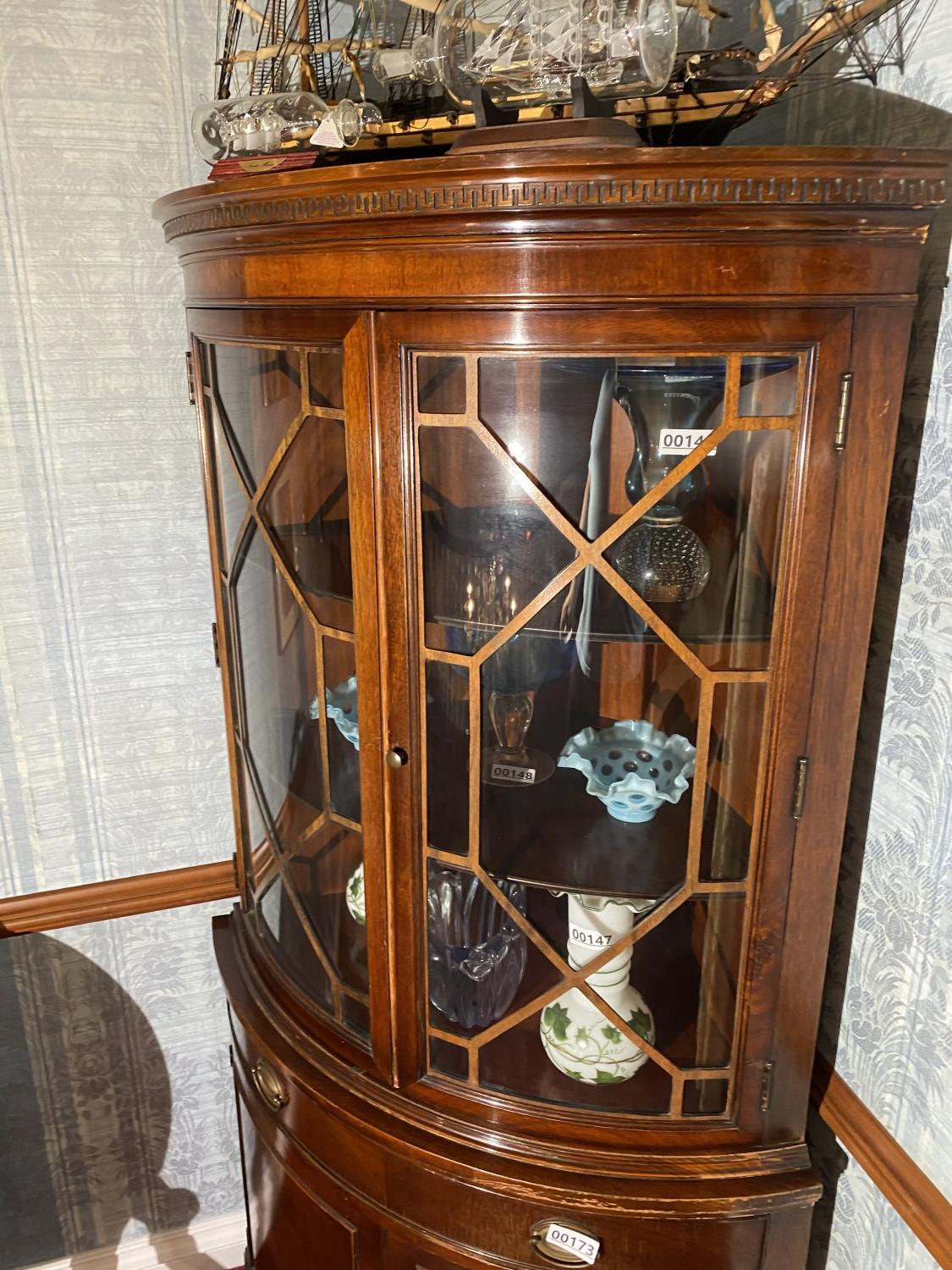 Rounded Corner display cabinet