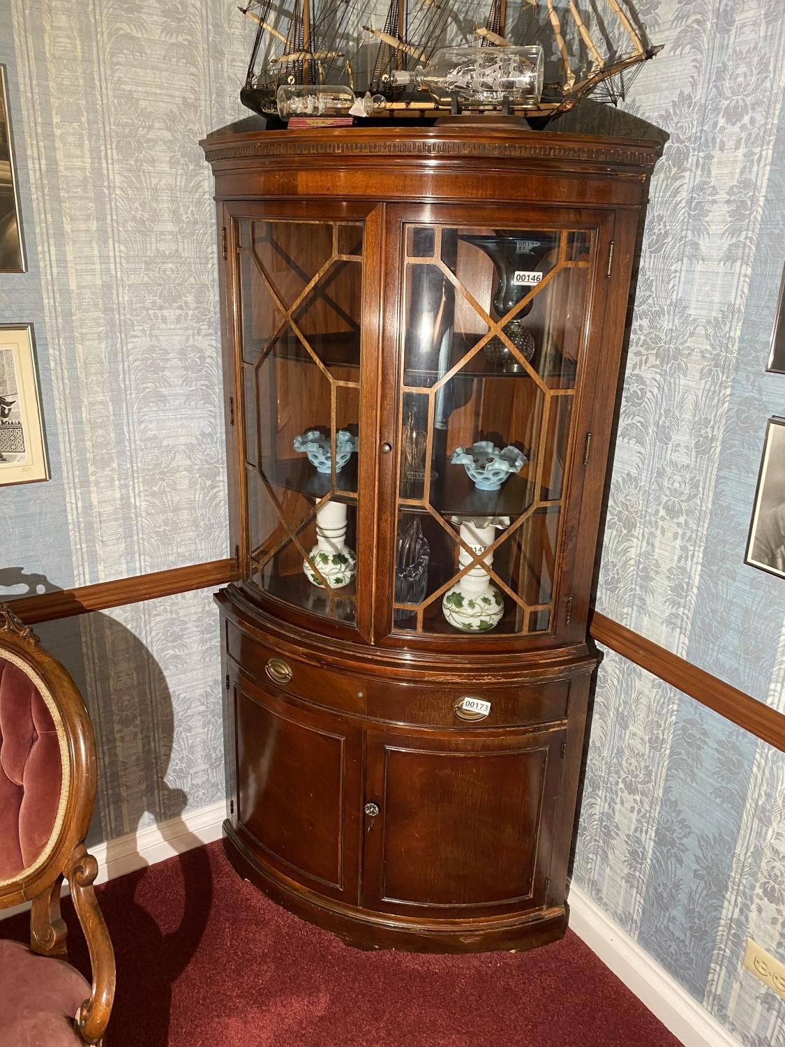 Rounded Corner display cabinet