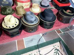 Huge lot of finer men's hats, fedoras in boxes