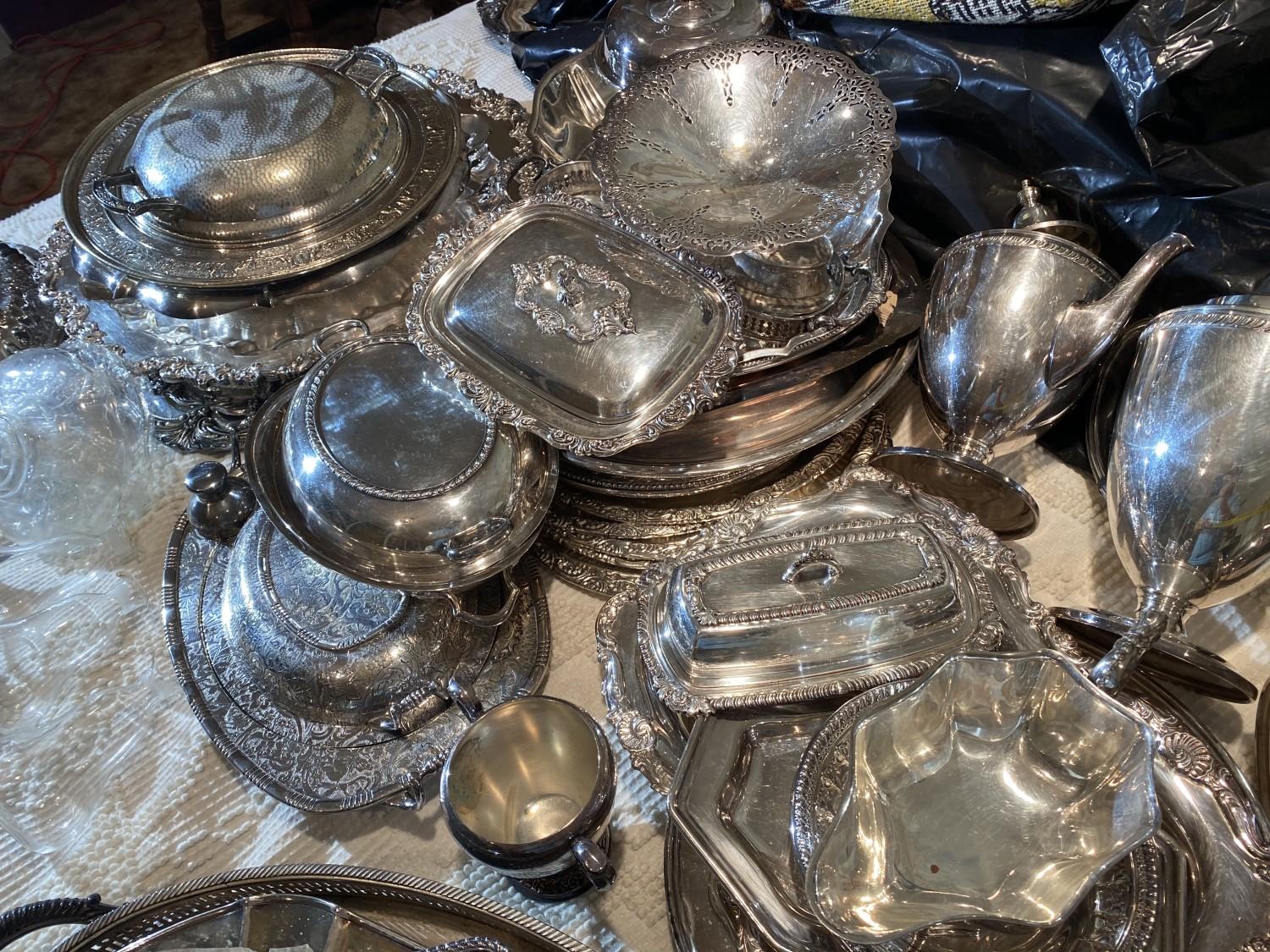 Very large lot of assorted silverplate items