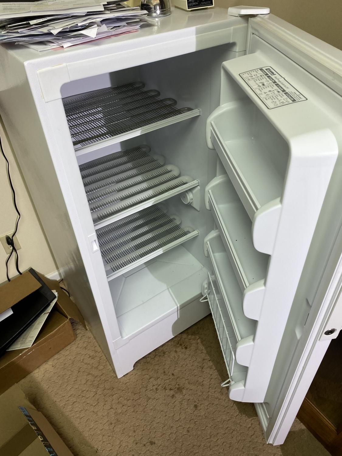 Kenmore upright freezer unit