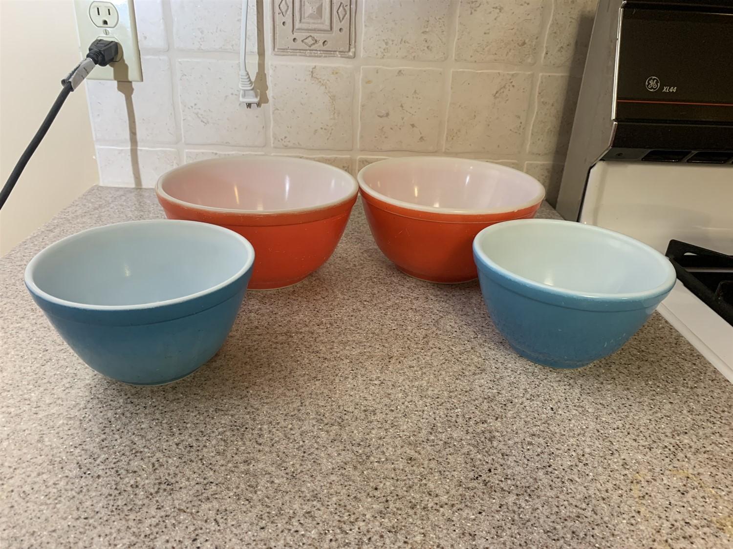 11 pieces of Pyrex