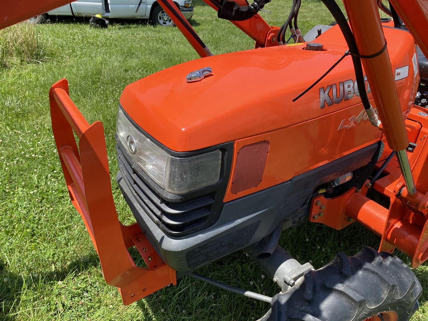 Kubota L3400 HST 4WD Tractor w/ 92 hours