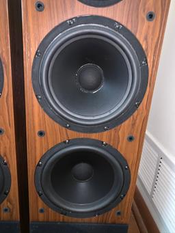 Henry Kloss Cambridge Soundworks Tower 2 Speakers