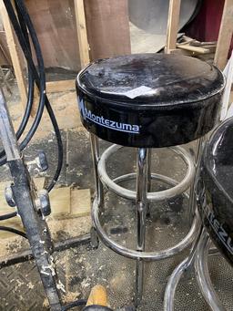 2 Montezuma Shop stools