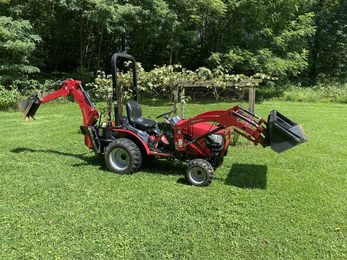Mahindra 4wd Max 25S HST Tractor w/ loader, scoop, brush hog