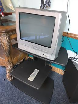 Magnavox DVD / vhs Combo with Remote and Stand