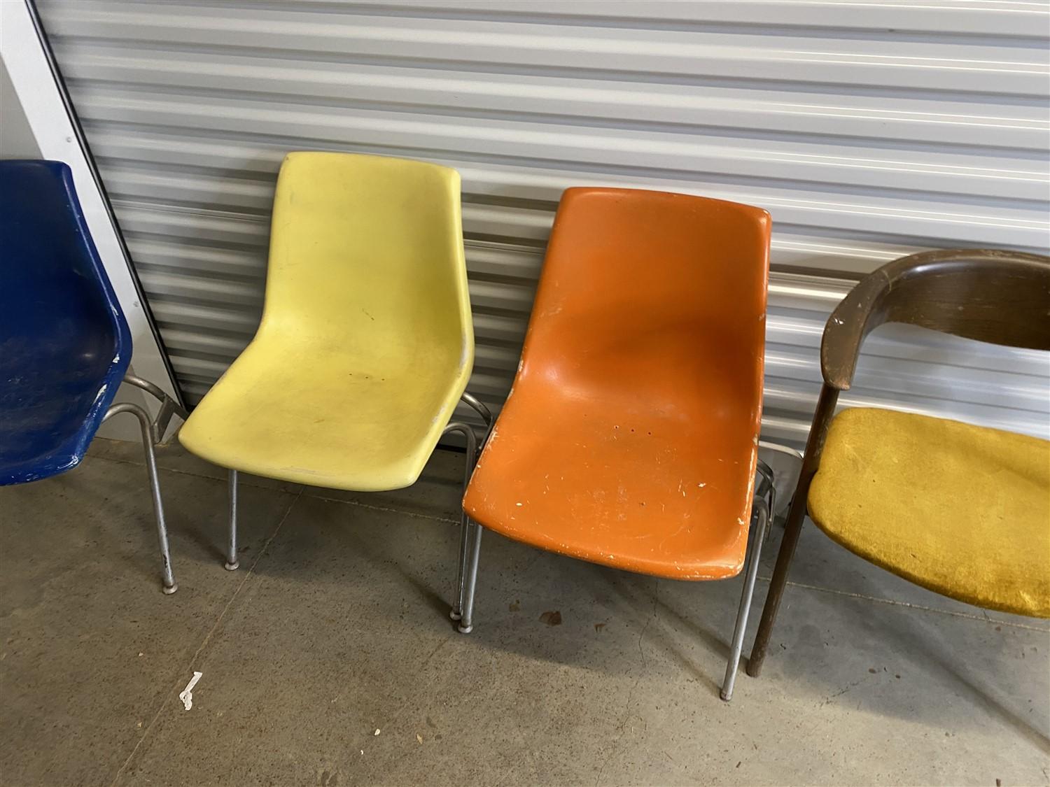 Group lot of 4 Mid Century Modern Chairs