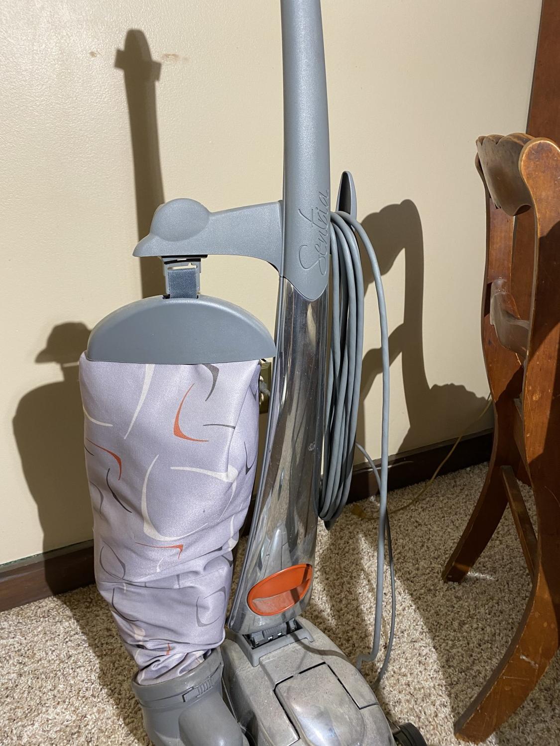 Newer Kirby Vacuum Cleaner w/Accessories