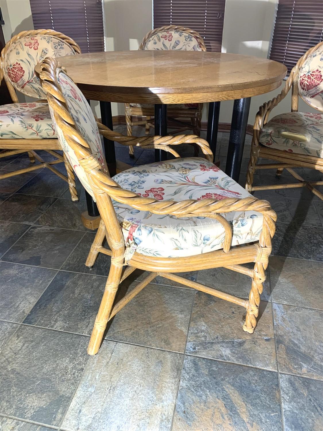 Kitchen Table with 4 Braided wood Chairs