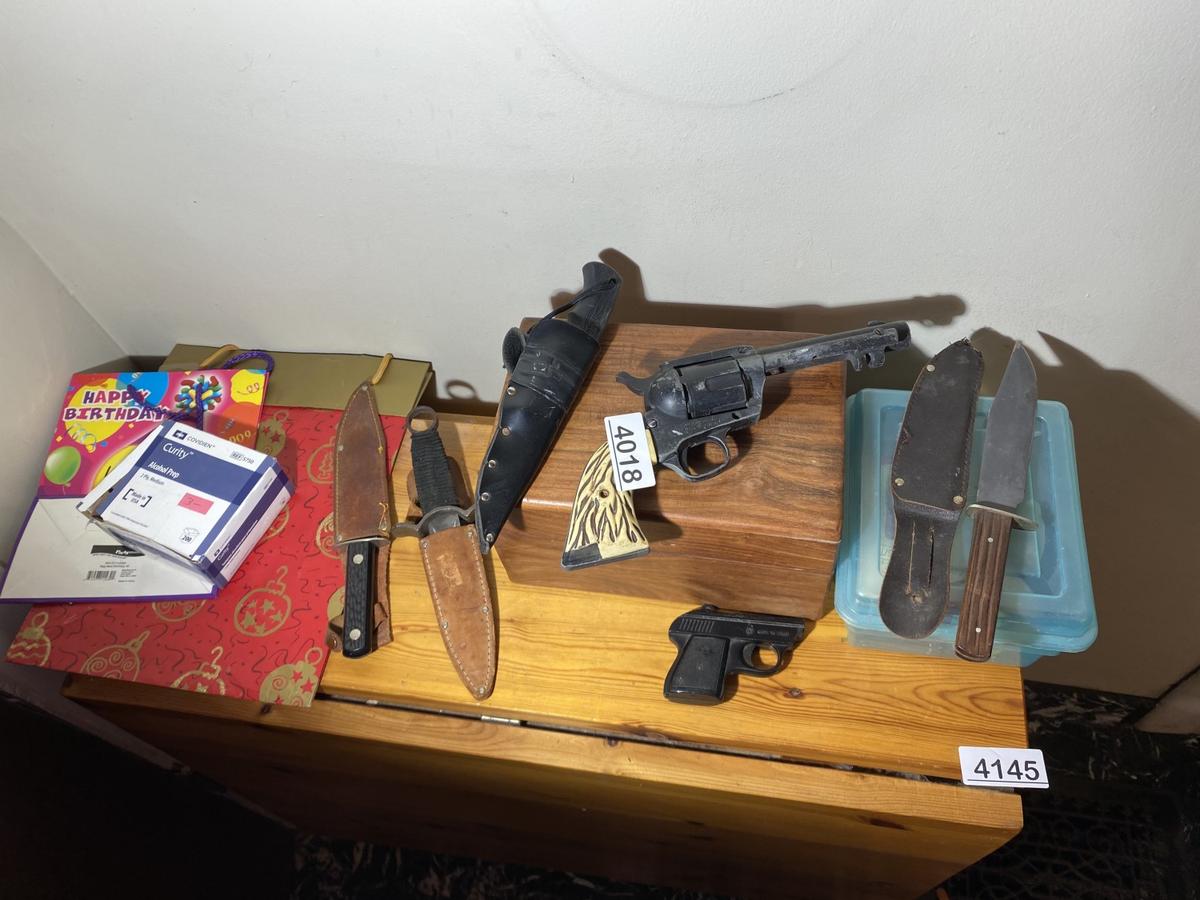 Group lot of Vintage Knives, Cap gun, BB gun