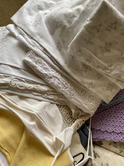 Group lot of vintage linens