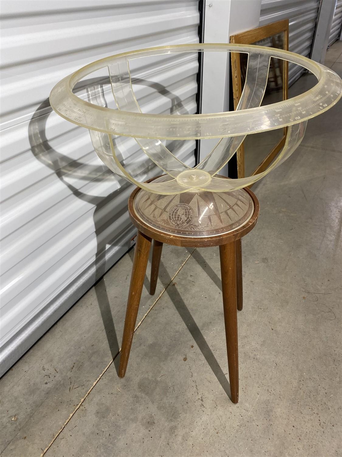 Nice Mid Century Modern Globe stand