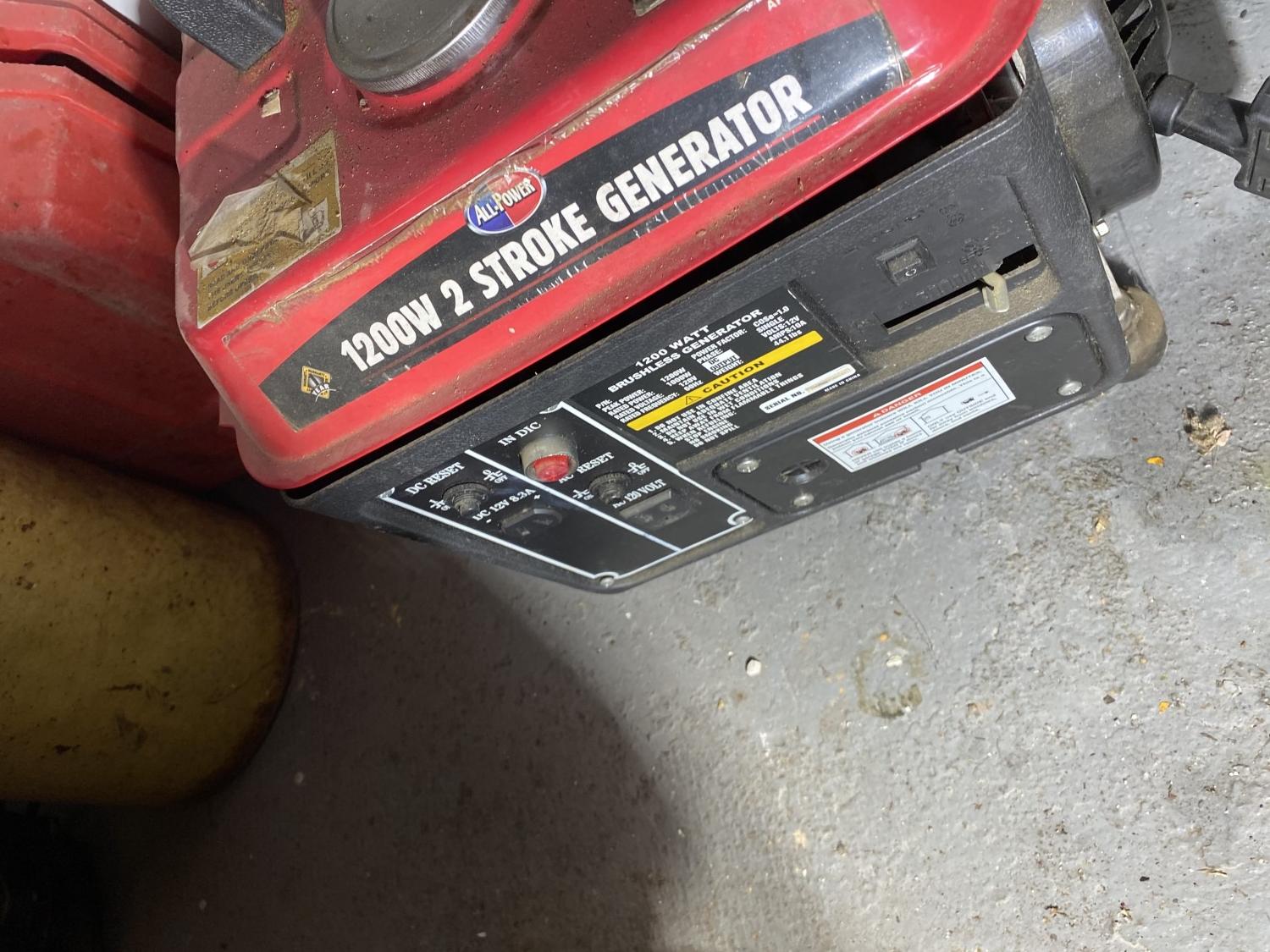 Small 1200 watt 2 stroke generator