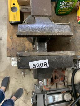 Columbian Bench Vise