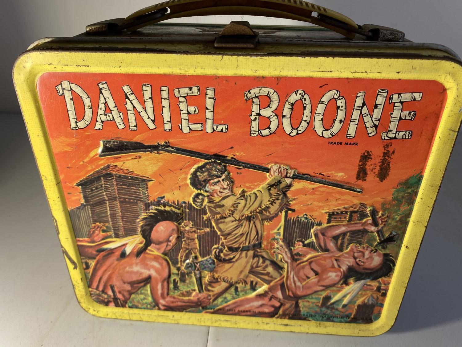 Vintage Metal Lunchbox - Daniel Boone
