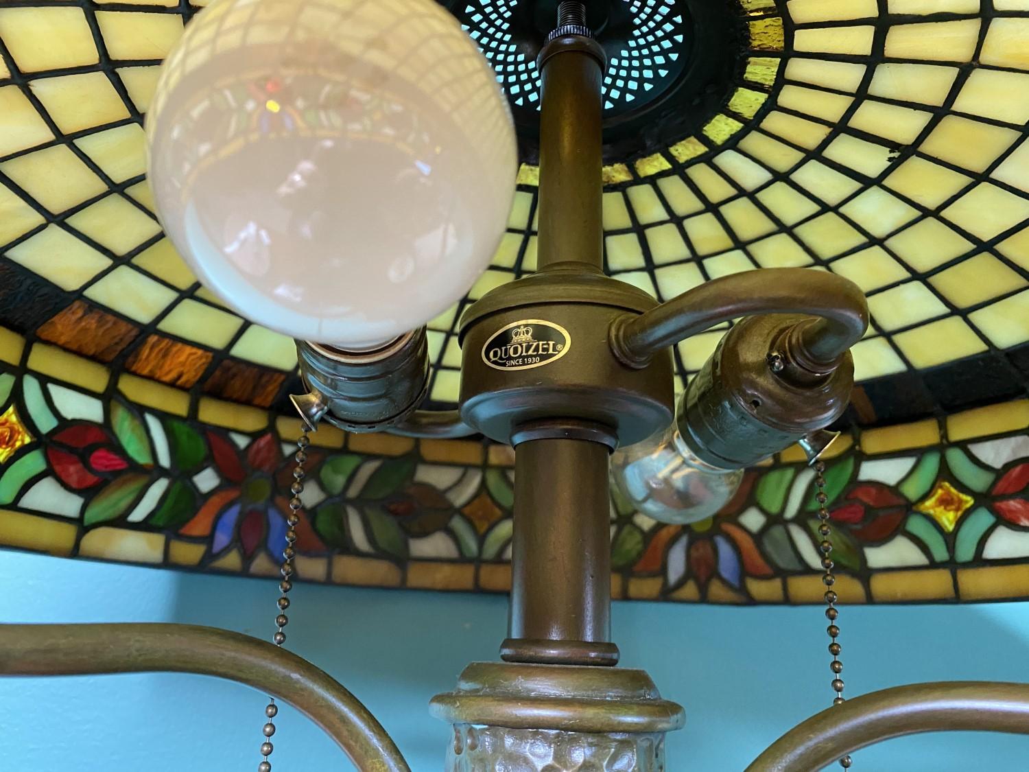 Quoizel Arts & Crafts Tiffany Style Stained Glass Lamp