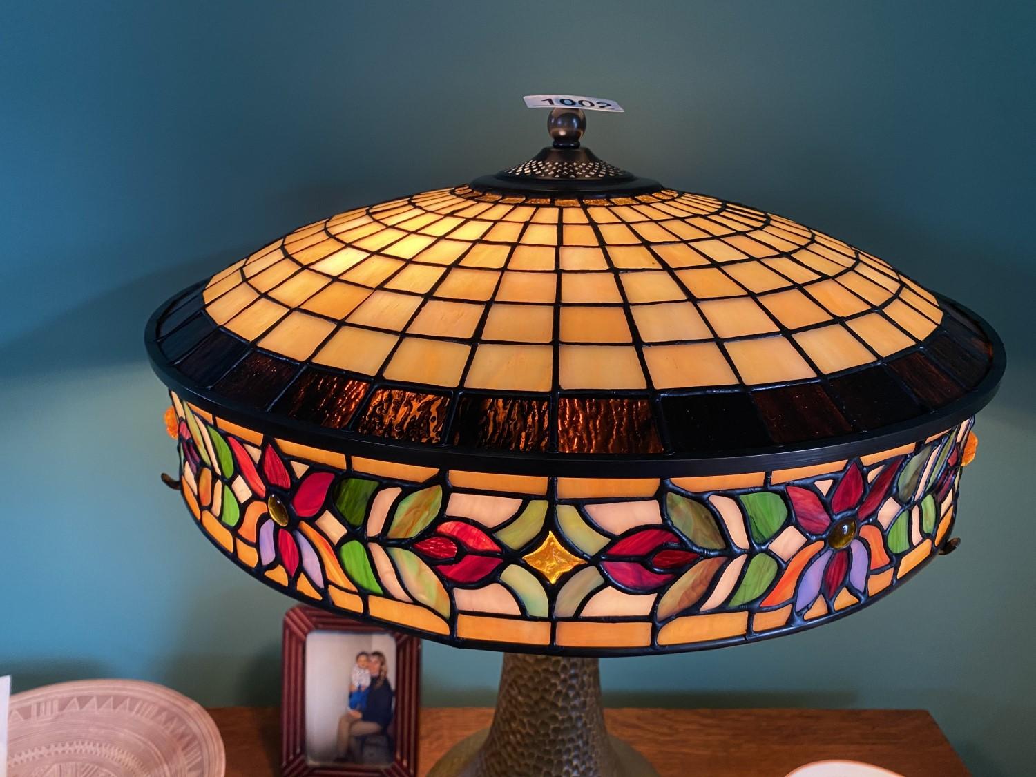 Quoizel Arts & Crafts Tiffany Style Stained Glass Lamp