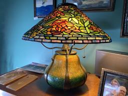 Quoizel Arts & Crafts Tiffany Style Stained Glass Lamp